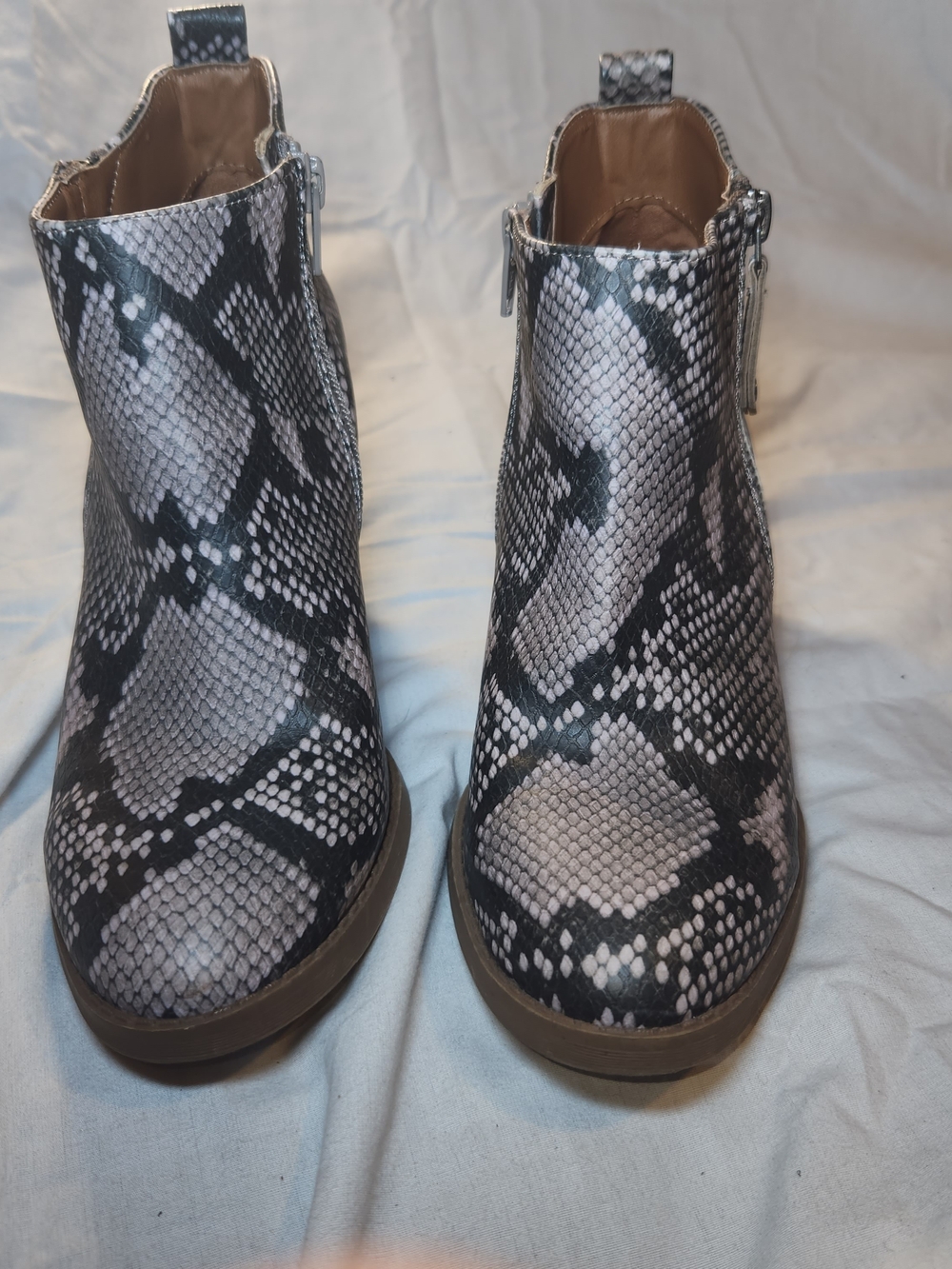 Universal Thread Black & White Snake-Print Ankle Booties 6.5
